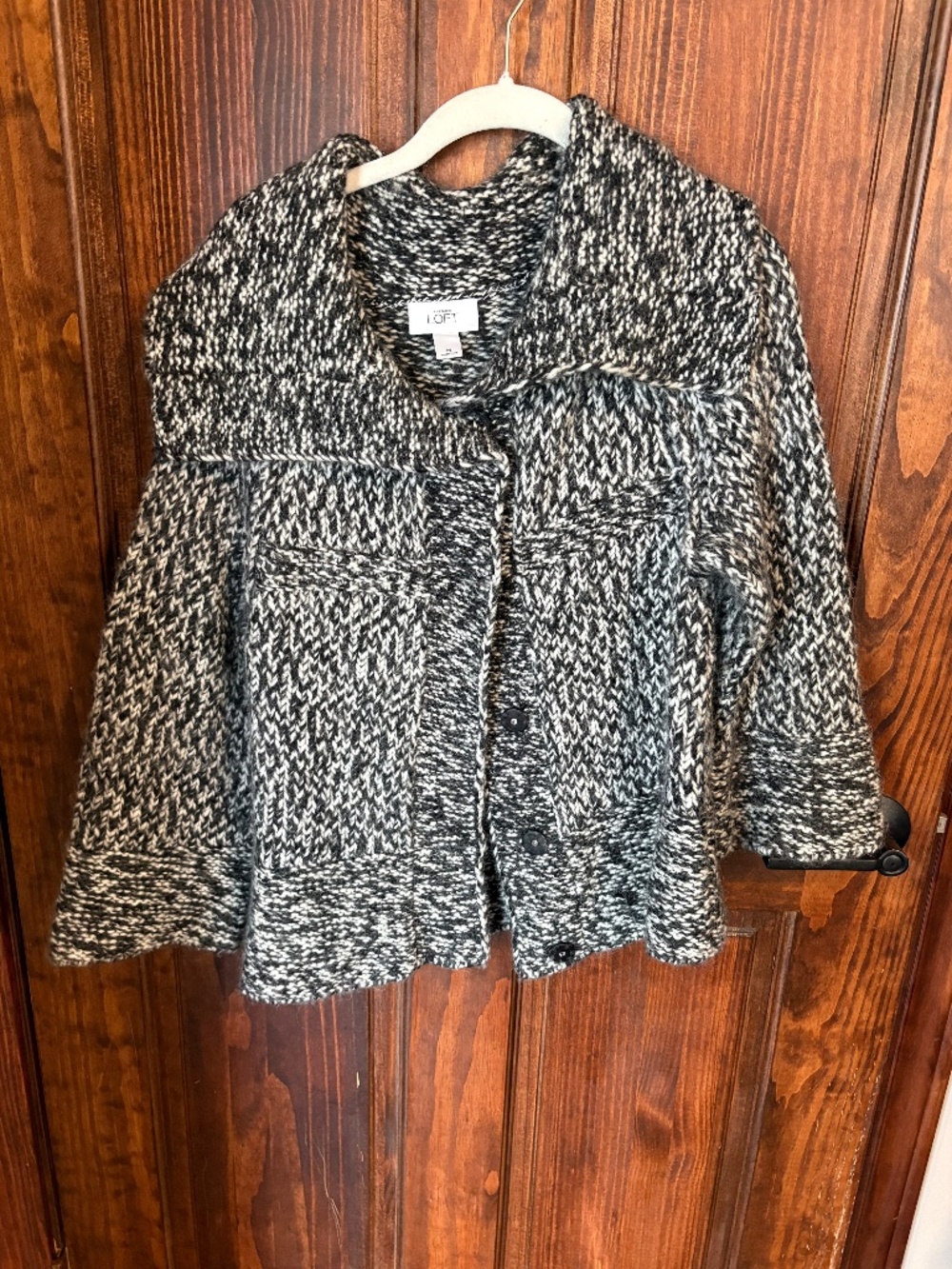 LOFT black and white chunky knit sweater jacket button closure size medium used